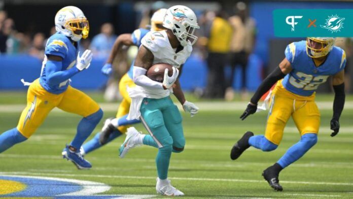 Miami Dolphins WR Jaylen Waddle (17) runs after the catch against the Los Angeles Chargers.