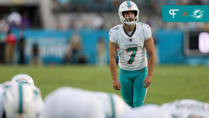 Miami Dolphins kicker Jason Sanders (7) lines up to kick a field goal.