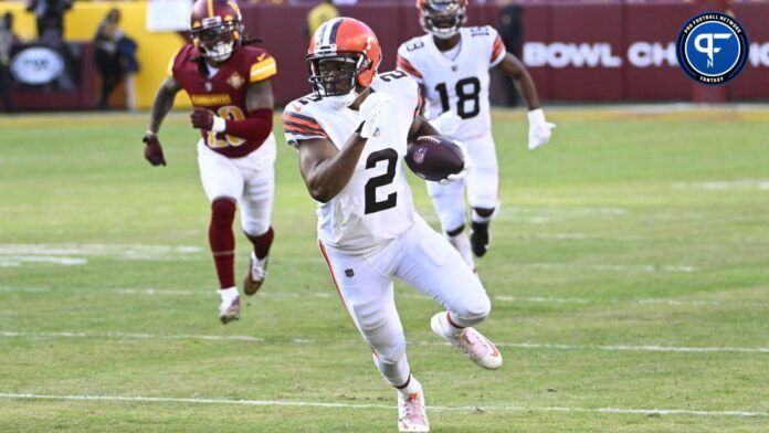 Cleveland Browns wide receiver Amari Cooper (2) runs after a catch against the Washington Commanders during the second half at FedExField.