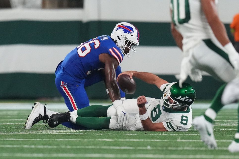 Aaron Rodgers suffers a season-ending Achilles injury at MetLife stadium.