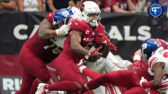 James Conner (6) runs the ball against the New York Giants at State Farm Stadium in Glendale.