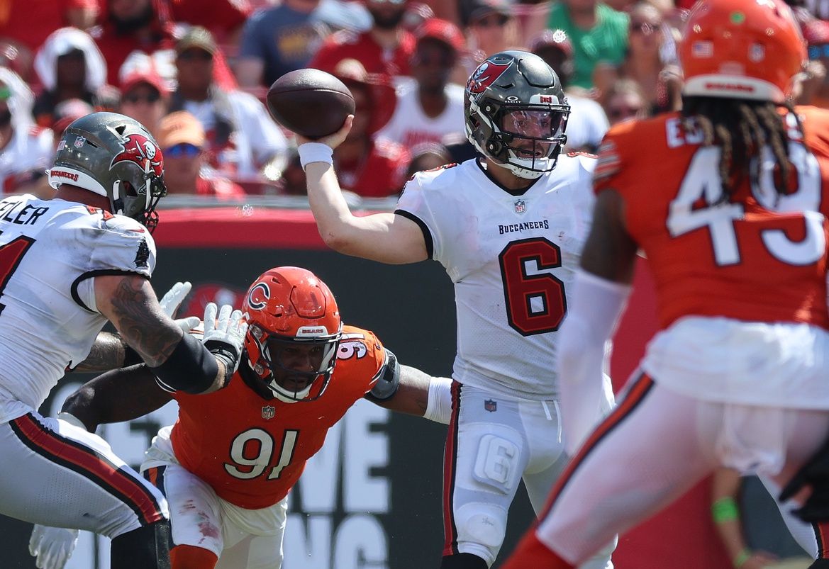 Tampa Bay Buccaneers quarterback throwing a pass against the Chicago Bears.