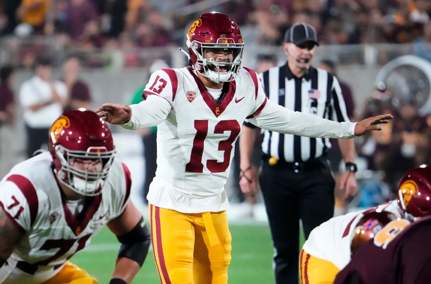 USC Trojan QB Caleb Williams calls out play vs. the Arizona State Sun Devils.