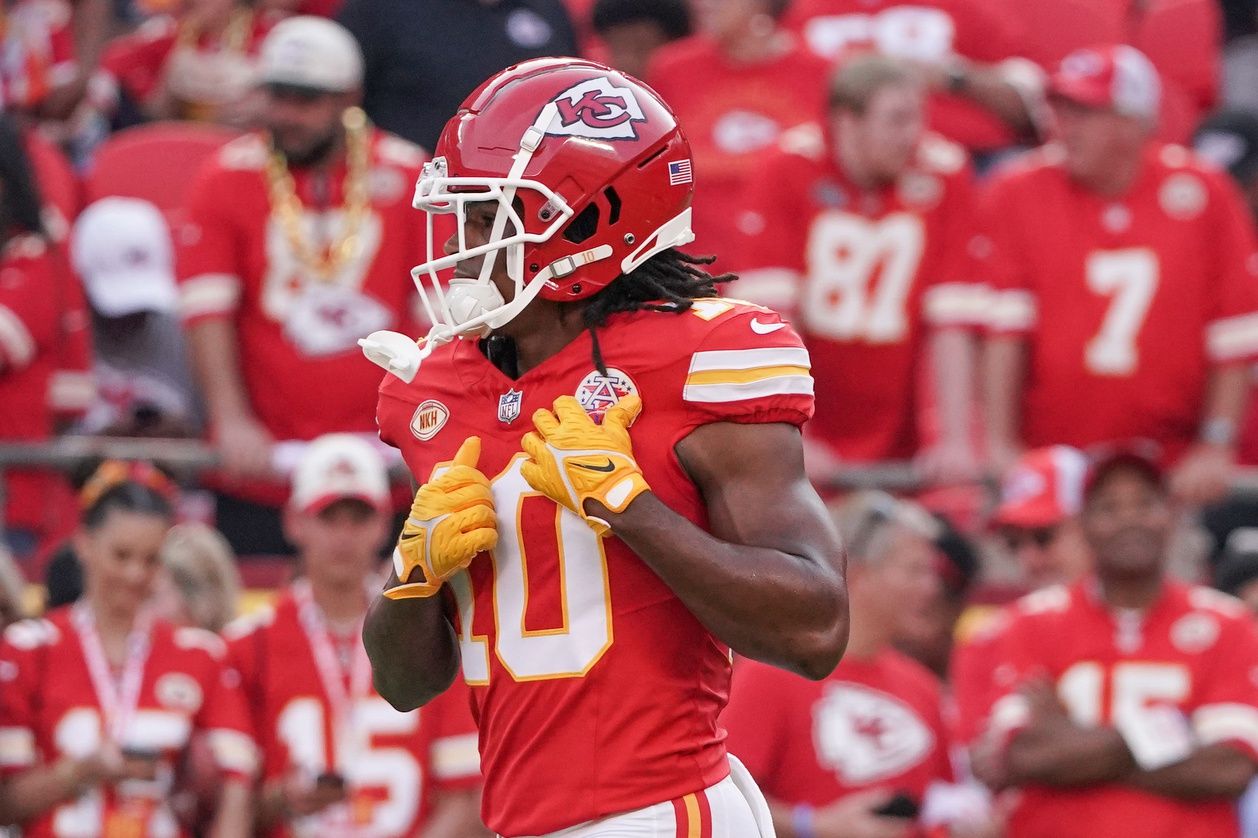 Isiah Pacheco (10) warms up against the Detroit Lions prior to a game at GEHA Field at Arrowhead Stadium.