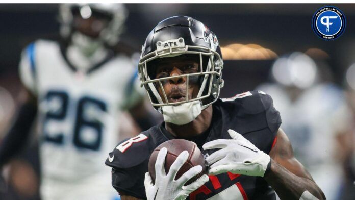 Sep 10, 2023; Atlanta, Georgia, USA; Atlanta Falcons tight end Kyle Pitts (8) catches a pass against the Carolina Panthers in the second half at Mercedes-Benz Stadium.