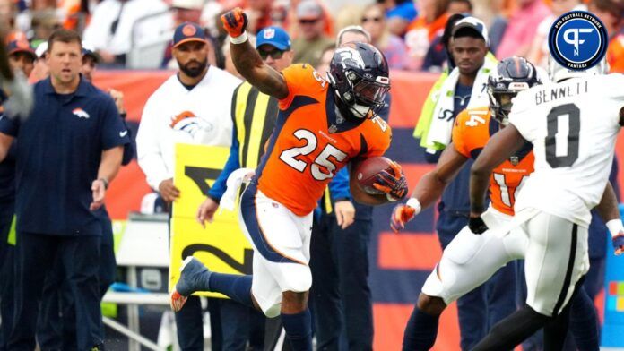 Denver Broncos RB Samjae Perine runs with ball vs. the Las Vegas Raiders.