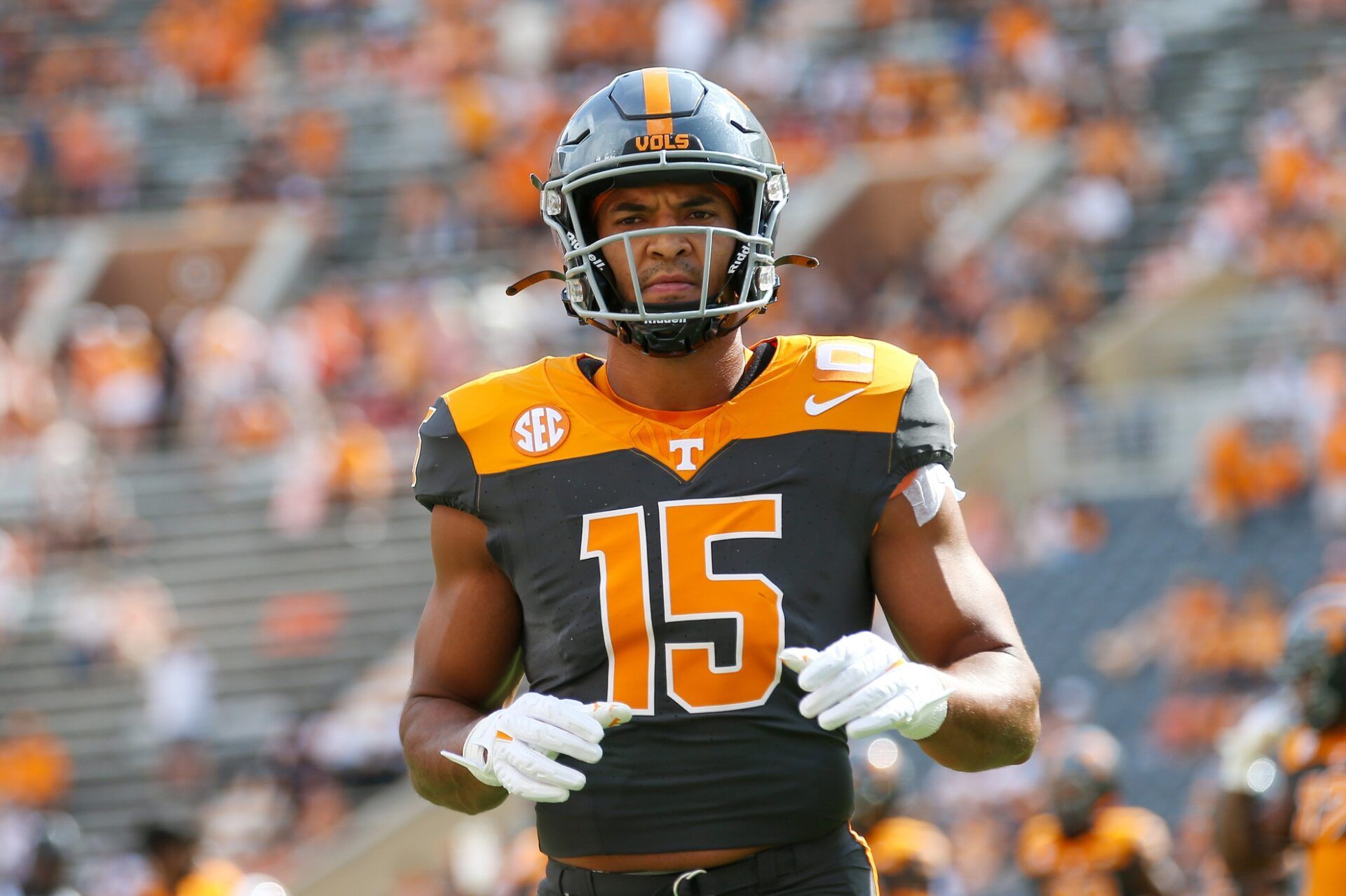 Tennessee Volunteers WR Bru McCoy (15) warming up before a game.