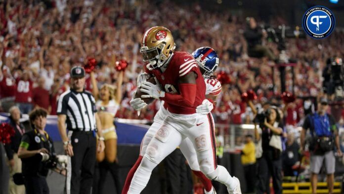 San Francisco 49ers wide receiver Deebo Samuel (19) catches a touchdown pass in front of New York Giants cornerback Adoree' Jackson (22) in the fourth quarter at Levi's Stadium.