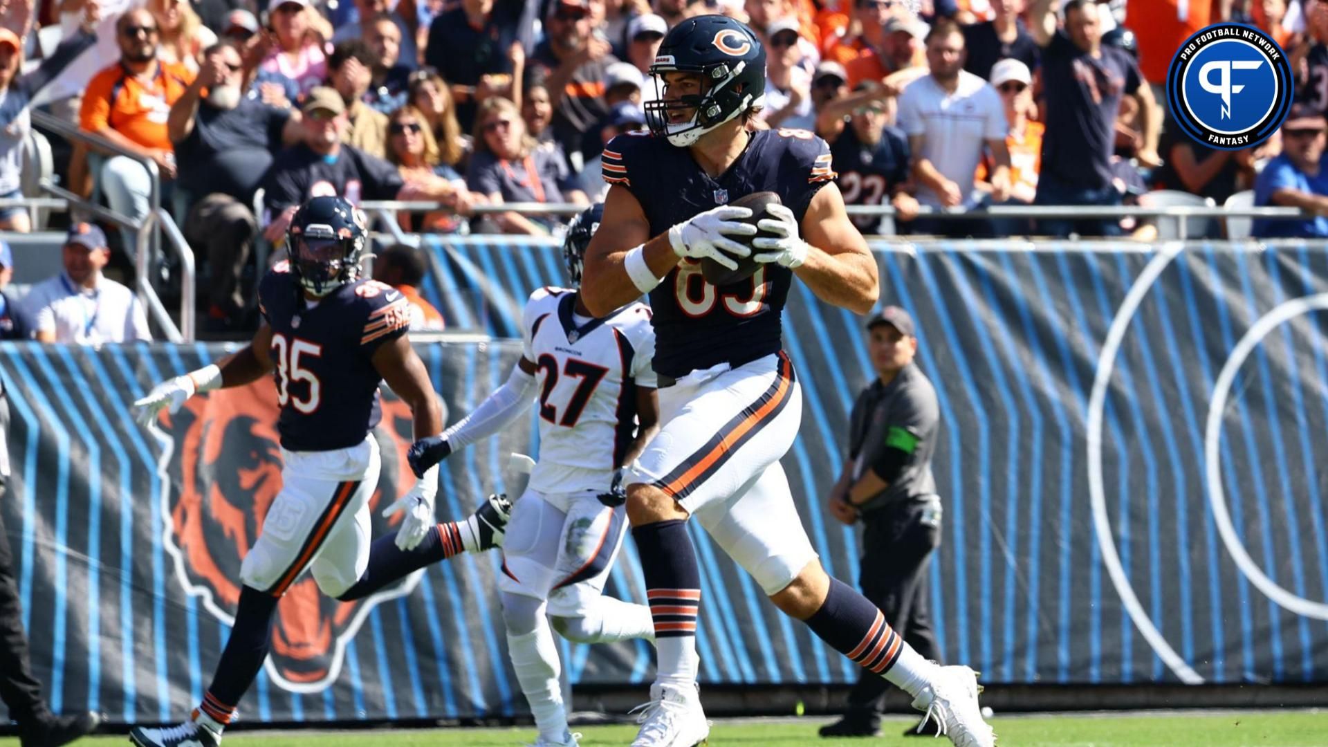 Chicago Bears TE Cole Kmet (85) catches a TD pass against Denver.