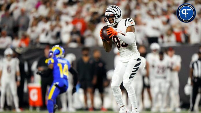 Tyler Boyd (83) catches a pass in the first quarter.