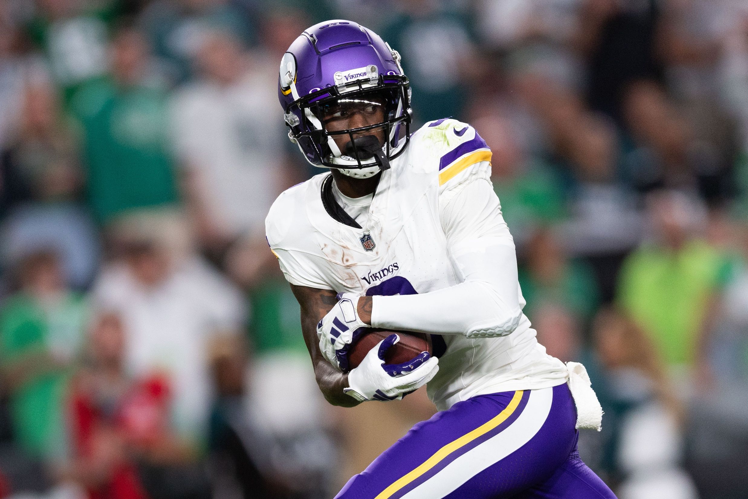 Jordan Addison (3) runs for a touchdown after a catch against the Philadelphia Eagles during the third quarter at Lincoln Financial Field.