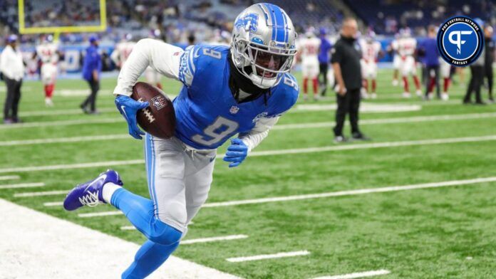 Detroit Lions WR Jameson Williams (9) makes a catch during warmups.