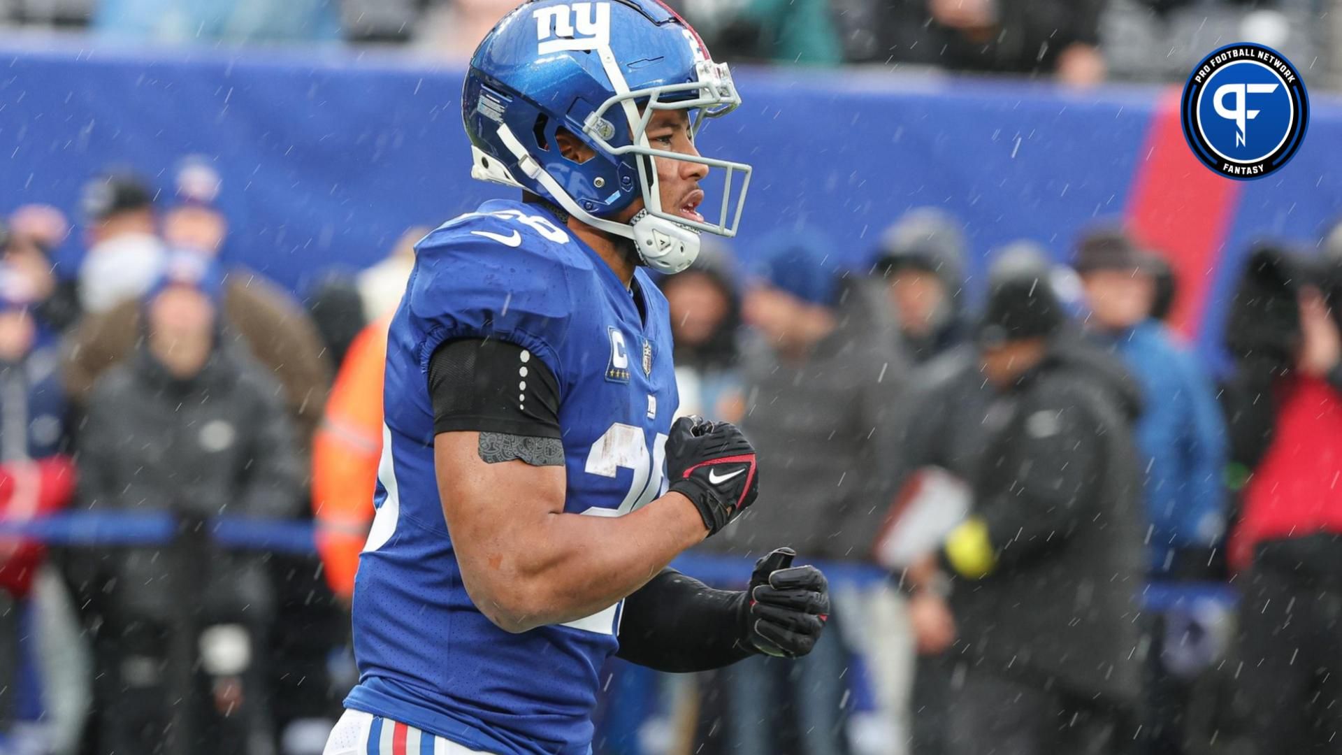 New York Giants RB Saquon Barkley (26) warms up prior to a game.