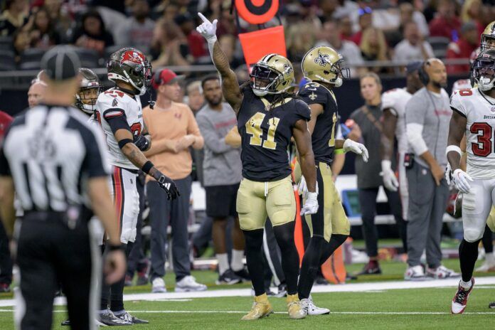 New Orleans Saints RB Alvin Kamara celebrates a first down after run vs. the Tampa Bay Buccaneers.