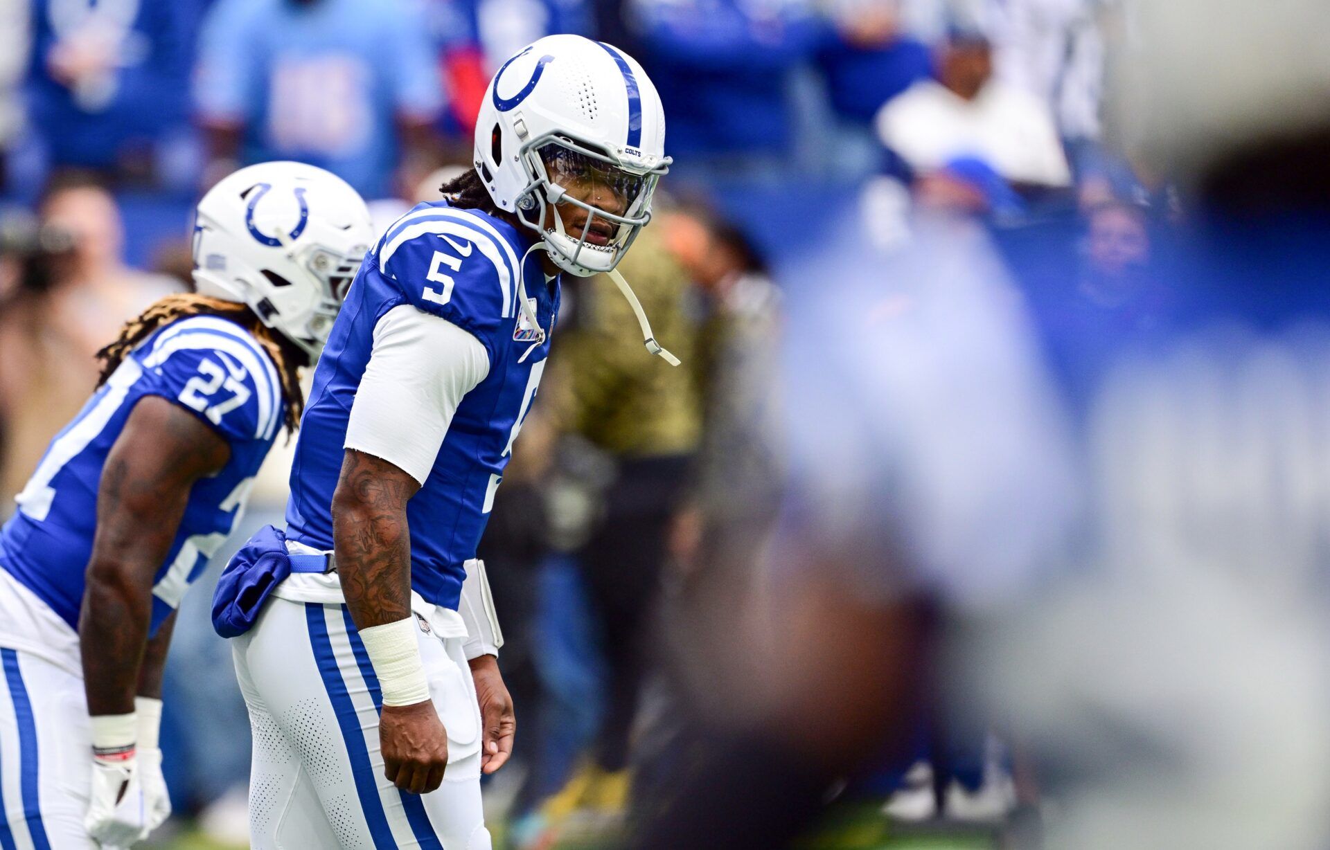 Indianapolis Colts QB Anthony Richardson (5) warming up before a game.