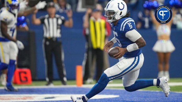 Indianapolis Colts QB Anthony Richardson (5) rushes into the end zone for a TD.