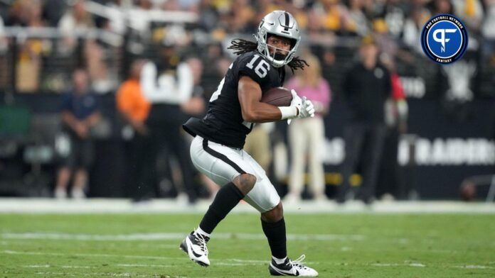 Las Vegas Raiders WR Jakobi Meyers catches pass vs. the Pittsburgh Steelers.