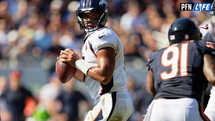 Denver Broncos QB Russell Wilson (3) looks to pass against the Chicago Bears.