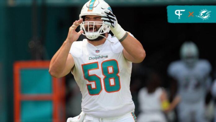 Miami Dolphins C Connor Williams takes the field.