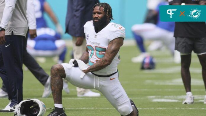 Xavien Howard (25) works out prior to the game against the Miami Dolphins at Hard Rock Stadium.