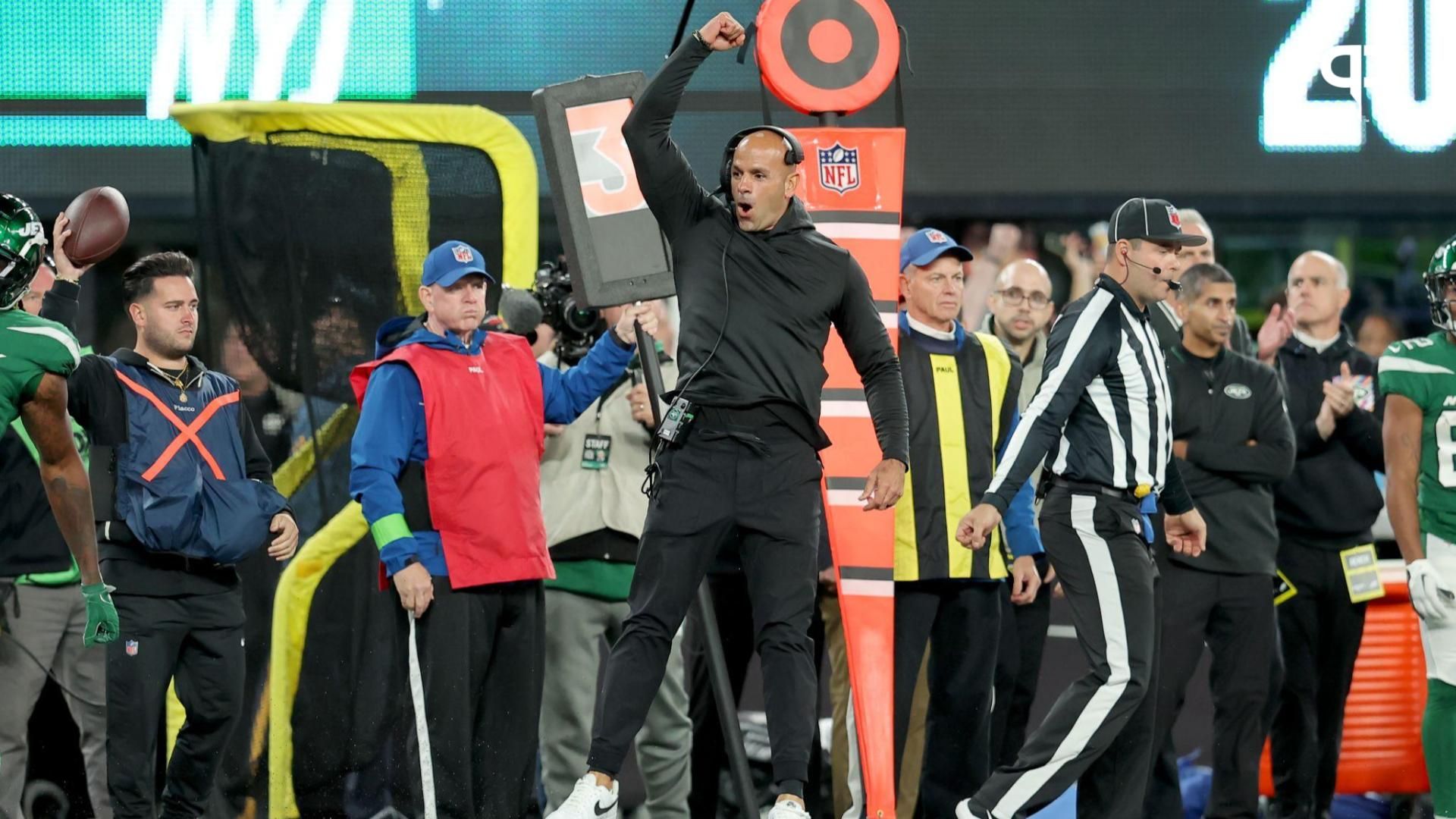 New York Jets head coach Robert Saleh reacts during the fourth quarter against the Philadelphia Eagles at MetLife Stadium.