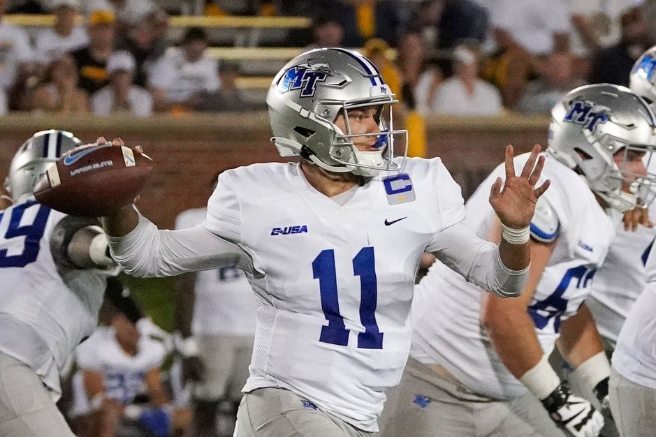 Middle Tennessee QB Nicholas Vattialo (11) throws a pass against Missouri.