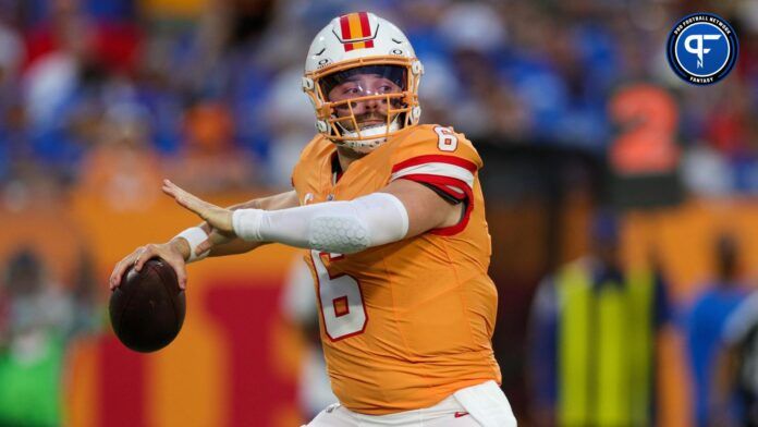 Baker Mayfield (6) drops back to pass against the Detroit Lions in the fourth quarter at Raymond James Stadium.