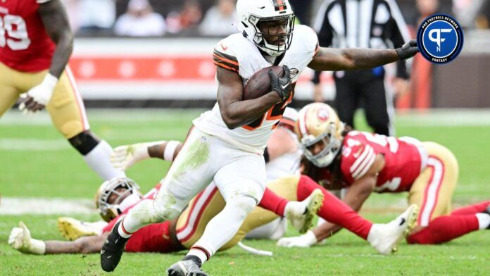 Cleveland Browns RB Jerome Ford (34) runs the ball against the San Francisco 49ers.