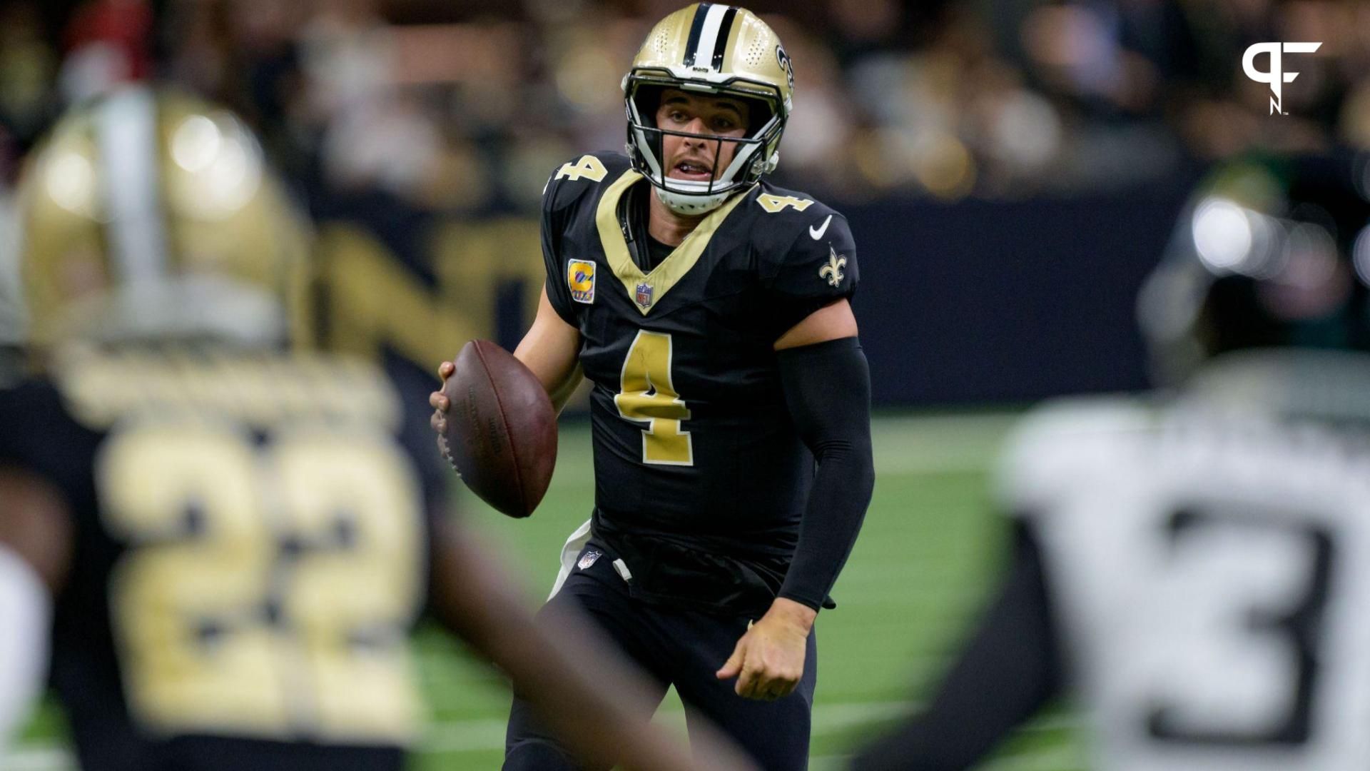 New Orleans Saints QB Derek Carr (4) runs the ball against the Jacksonville Jaguars.