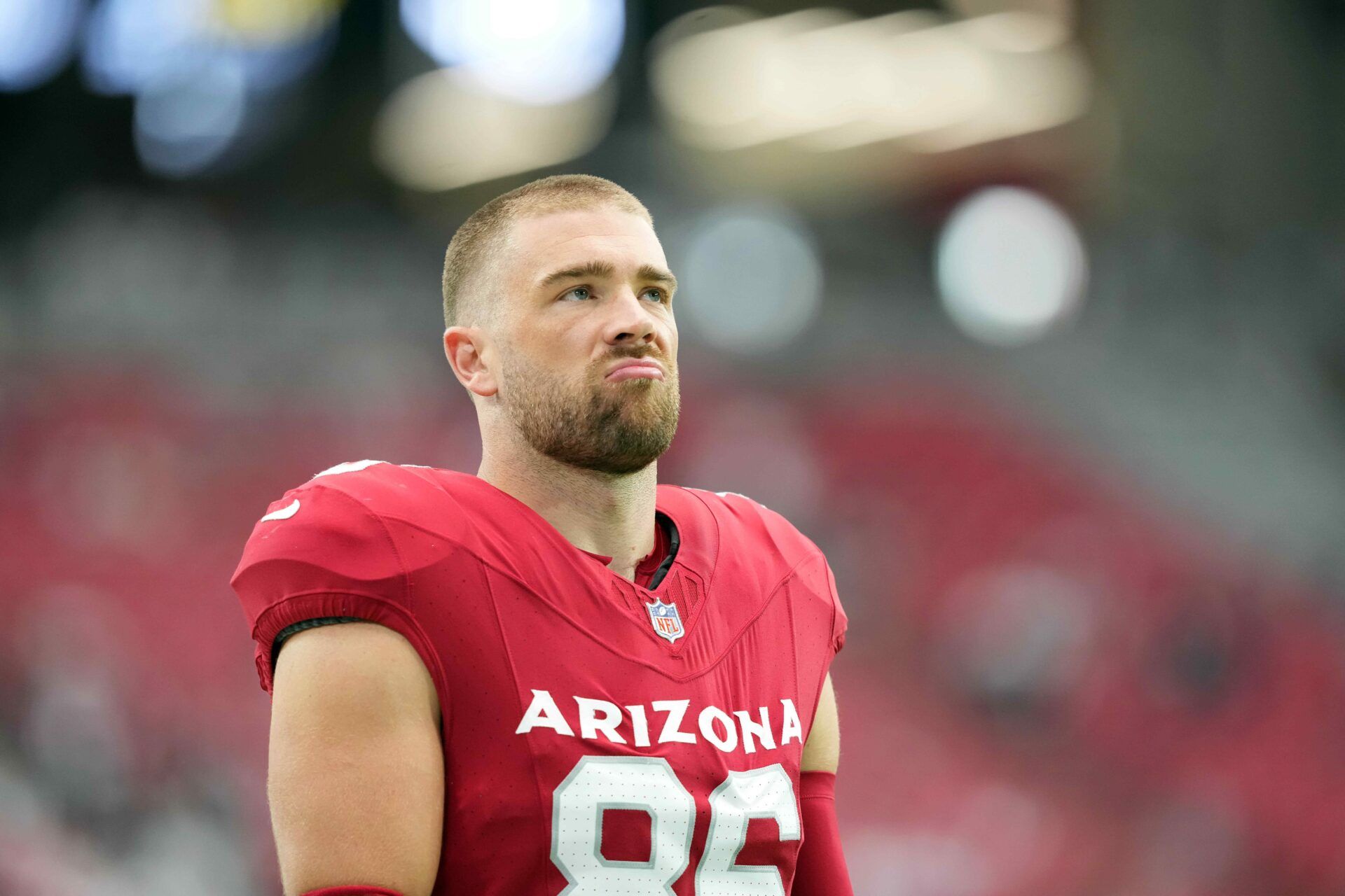 Zach Ertz (86) warms up prior to facing the against the Dallas Cowboys at State Farm Stadium.