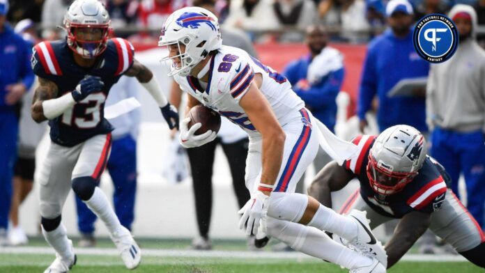 Buffalo Bills tight end Dalton Kincaid (86) runs with the ball during the first half against the New England Patriots at Gillette Stadium.