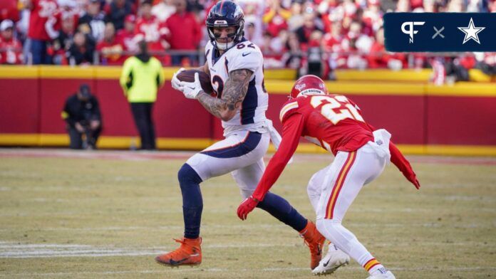 Denver Broncos TE Eric Saubert (82) runs after the catch against the Kansas City Chiefs.