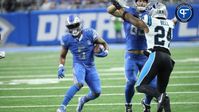 Detroit Lions running back David Montgomery (5) runs the ball against the Carolina Panthers.