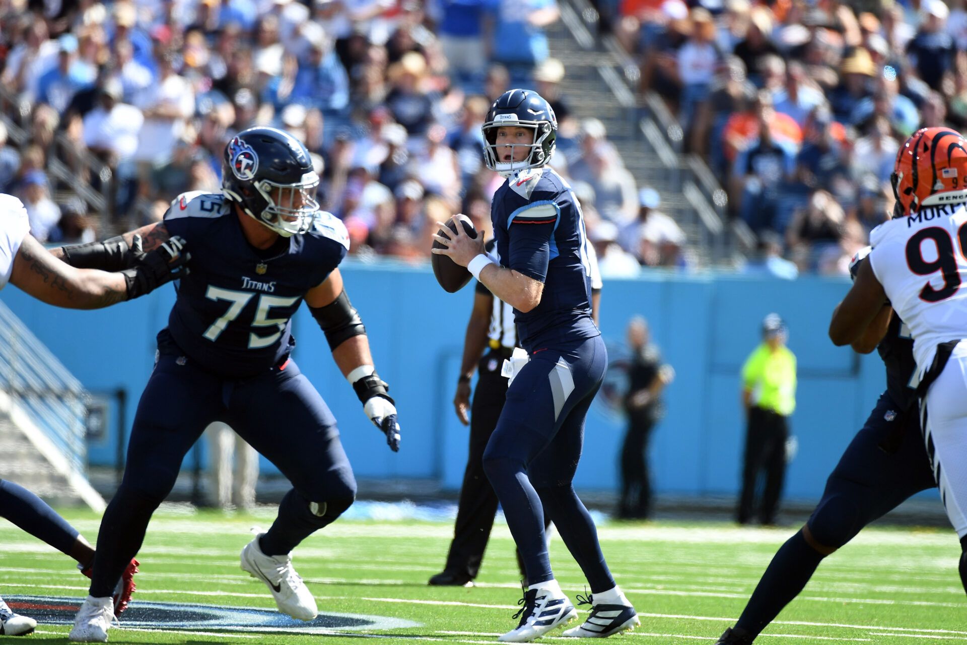 Tennessee Titans quarterback Ryan Tannehill (17) against the Cincinnati Bengals at Nissan Stadium.