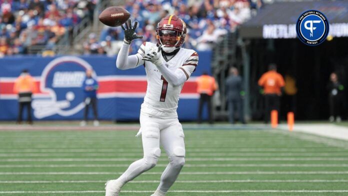 Jahan Dotson (1) makes a catch during the second half against the New York Giants at MetLife Stadium.