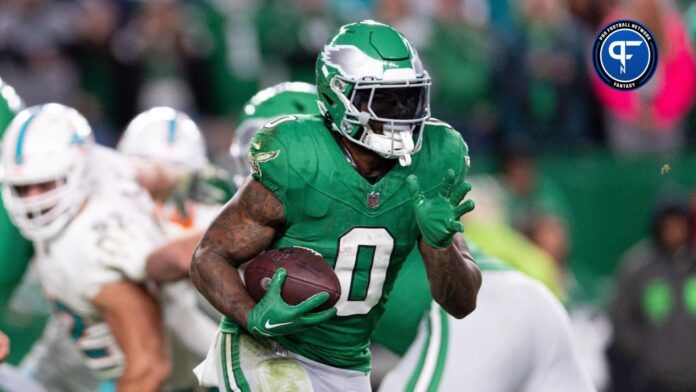 Philadelphia Eagles running back D'Andre Swift (0) runs with the ball against the Miami Dolphins during the fourth quarter at Lincoln Financial Field.