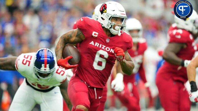 James Conner (6) runs with the ball against the New York Giants during the first half at State Farm Stadium.