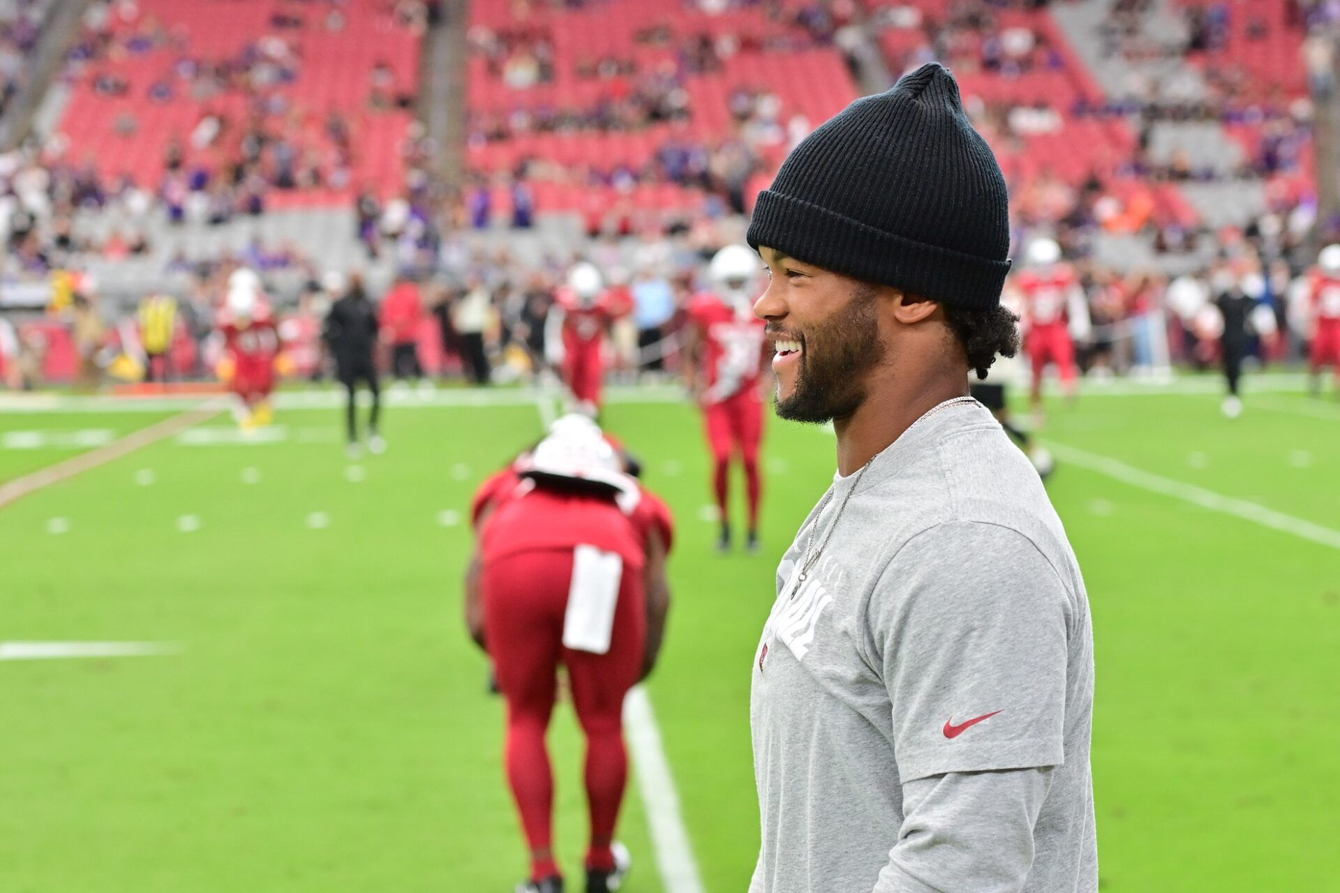 Kyler Murray (1) looks on prior to the game Baltimore Ravens at State Farm Stadium.