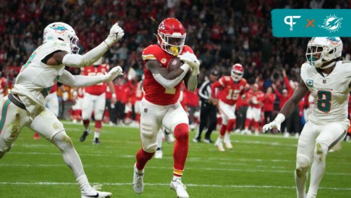 Kansas City Chiefs running back Jerick McKinnon (1) scores on a 17-yard touchdown reception against the Miami Dolphins in the first half during an NFL International Series game at Deutsche Bank Park.