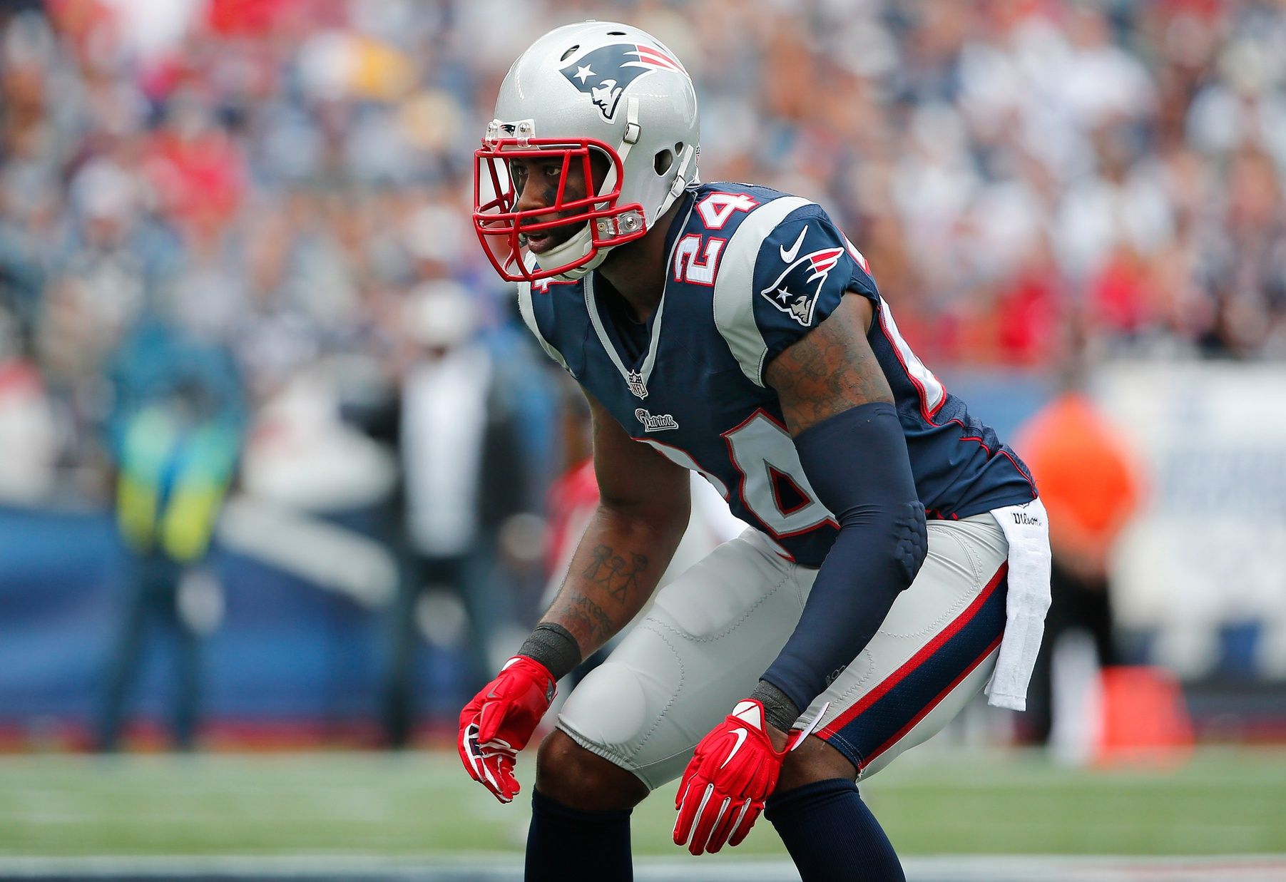 Darrelle Revis (24) during the first quarter against the Oakland Raiders at Gillette Stadium.