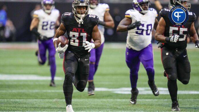 Atlanta Falcons TE Jonnu Smith (81) runs for a touchdown after a catch against the Minnesota Vikings.