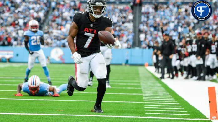 Atlanta Falcons running back Bijan Robinson (7) runs for a touchdown against the Tennessee Titans.