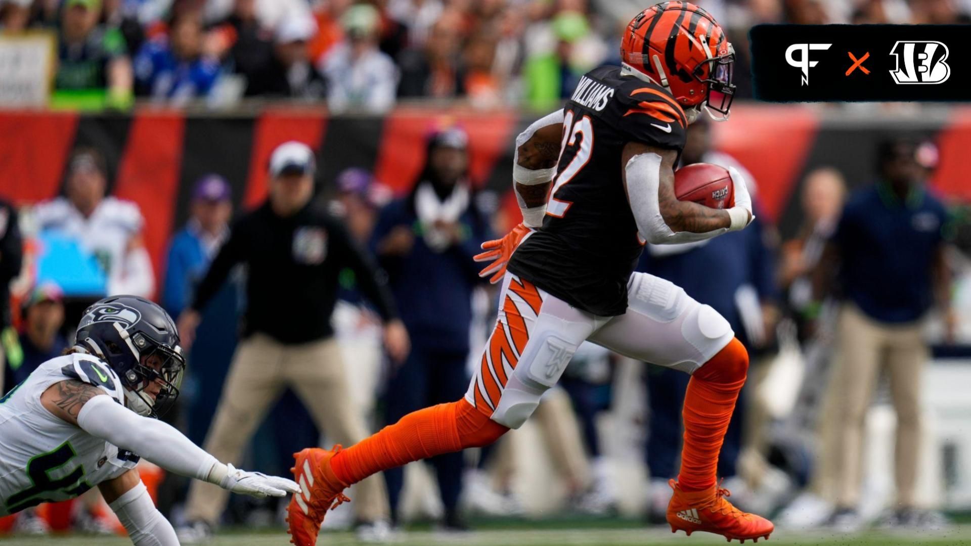 Cincinnati Bengals RB Trayveon Williams (32) returns a kickoff against the Seattle Seahawks.