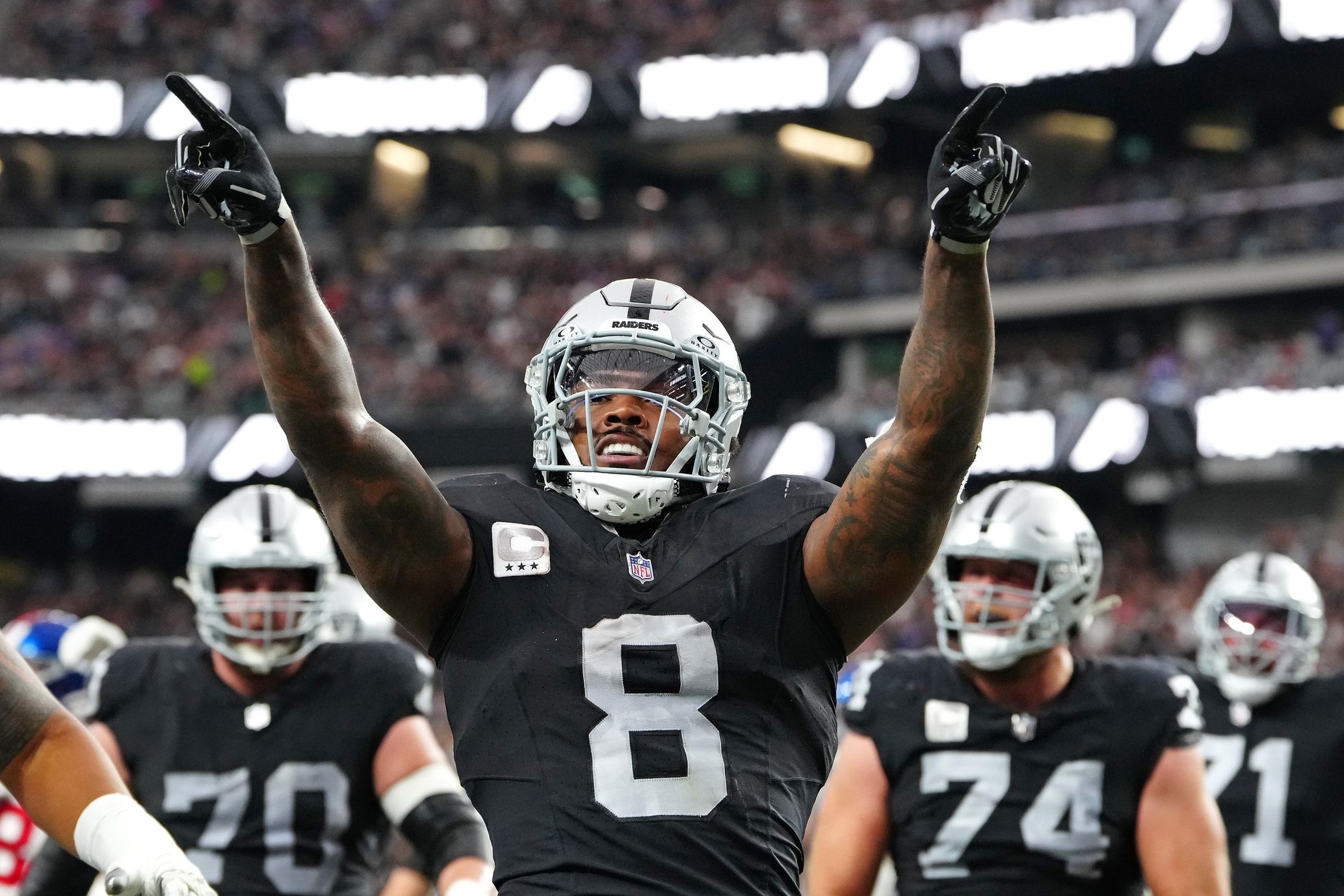 Raiders 2024 Free Agents: RB Josh Jacobs, TE Austin Hooper, and a Majority  of Vegas' OL in Contract Years