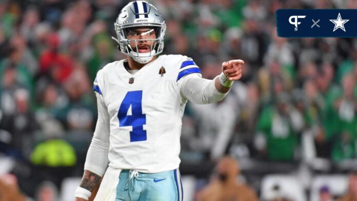 Dak Prescott (4) against the Philadelphia Eagles at Lincoln Financial Field.