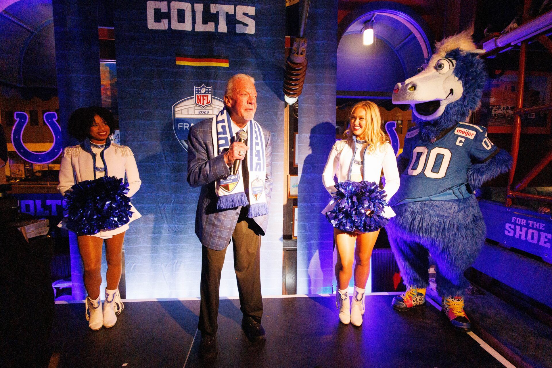 Indianapolis Colts owner Jim Irsay speaks during a fan event at Chicago Meatpackers before an International Series game against the New England Patriots.