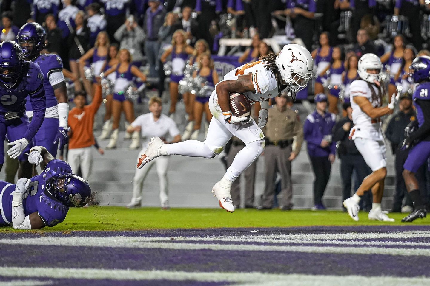 Jonathon Brooks (24) runs the ball in for a touchdown against Texas Christian University at Amon G. Carter Stadium.