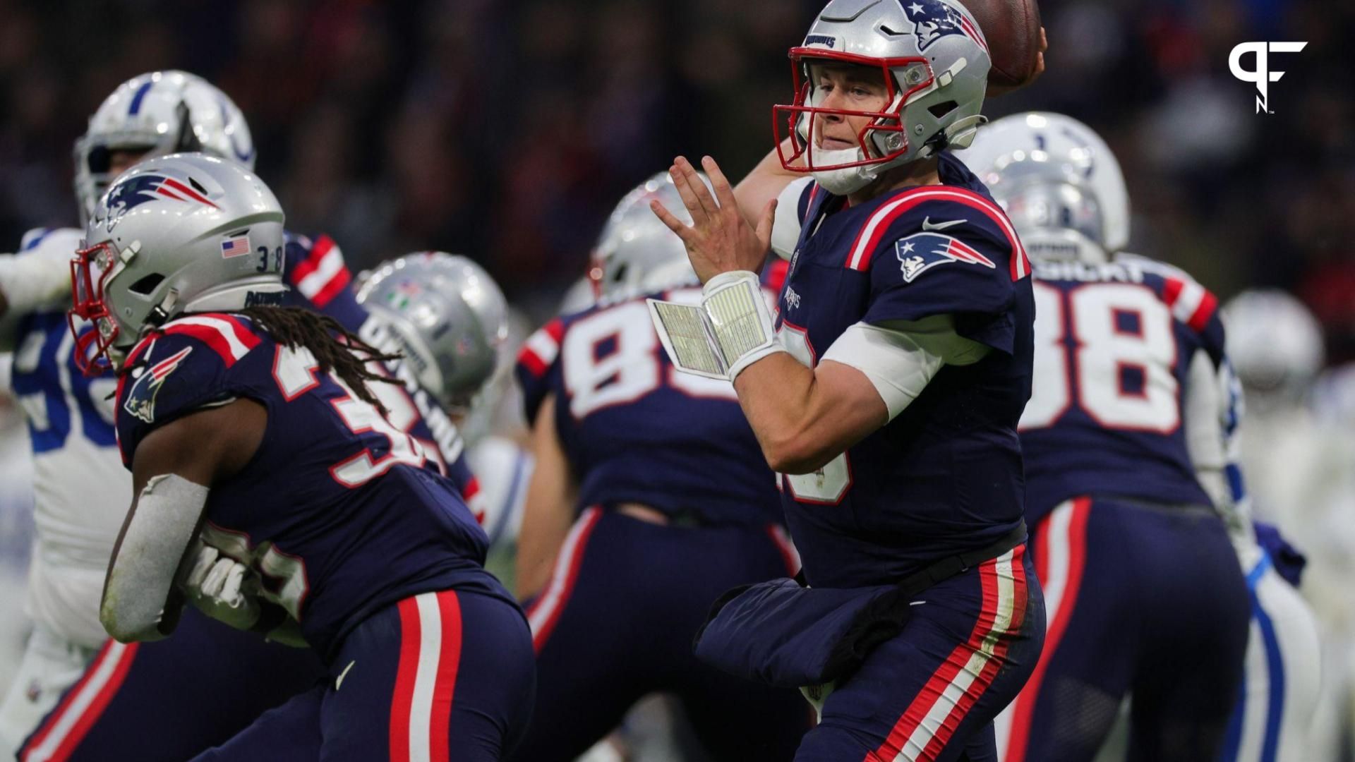 New England Patriots QB Mac Jones (10) throws a pass during the game against the Indianapolis Colts.