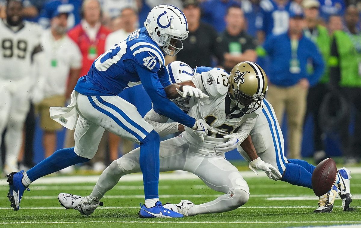 New Orleans Saints WR Michael Thomas (13) is unable to make a catch against the Indianapolis Colts.