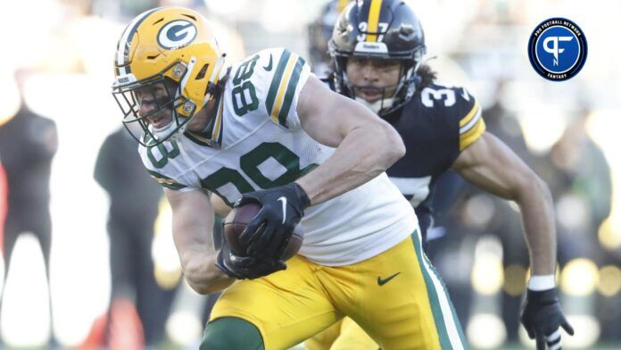 Green Bay Packers TE Luke Musgrave (88) runs after a catch against the Pittsburgh Steelers.